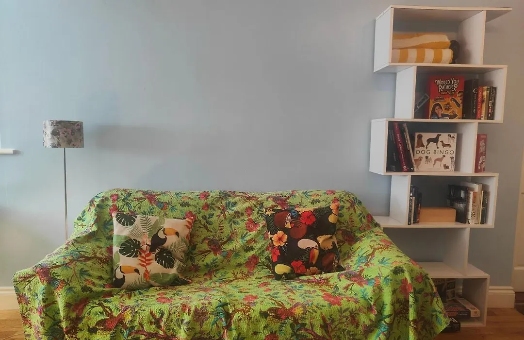 Self-Contained Flat, Off Street Parking Close To Town And Beach-1