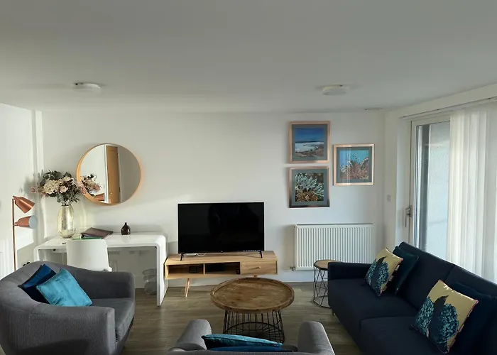 Seaview West Coast - Exceptional - 2 Bedrooms Sleeps 5 -Stunning Sea Views - 500 Metres To Beach